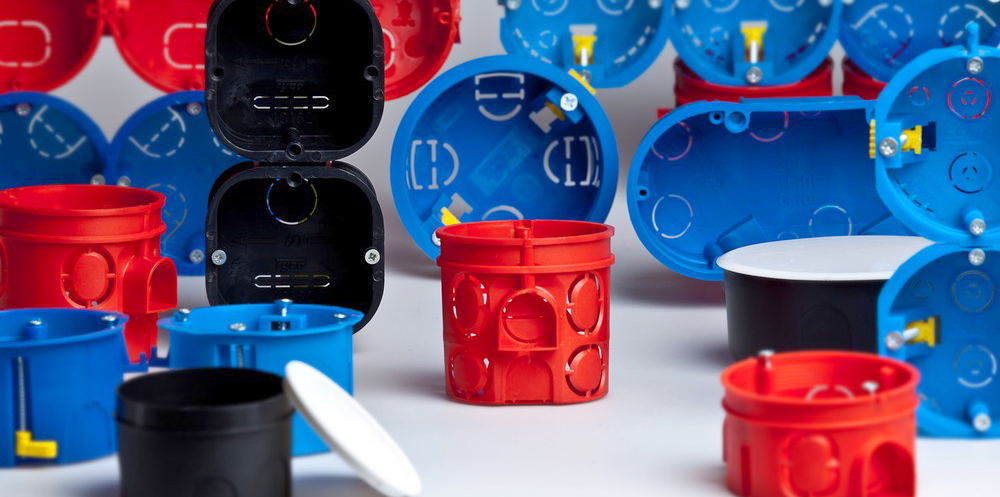 Установочные и распаечные коробки