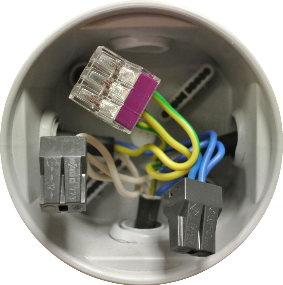 Соединение проводов скруткой, зажимом, клеммой.